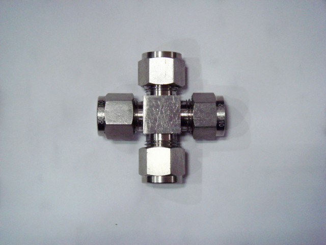 卡(ka)套四通(tong)接頭