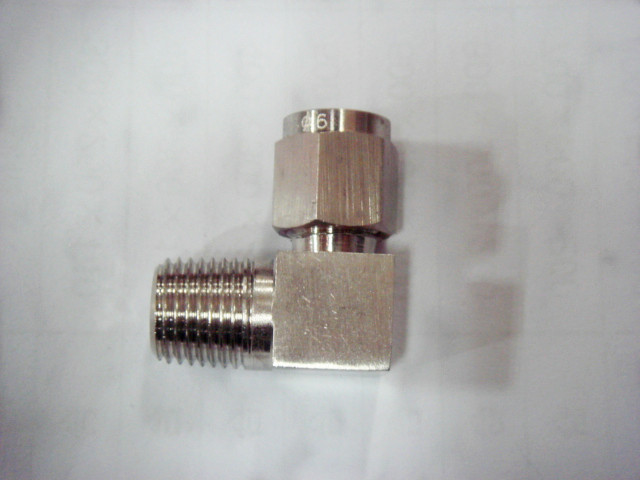 卡(ka)套彎通(tong)終端接(jie)頭